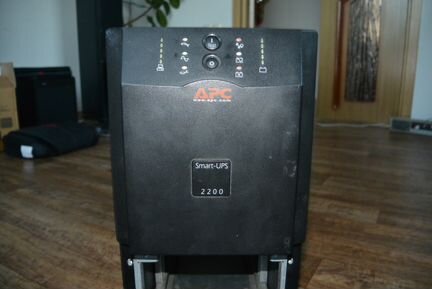 Продам APC Smart-UPS 2200VA