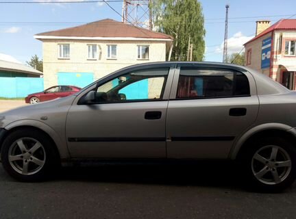 Opel Astra 1.8 МТ, 1998, седан