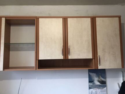 Кухонный гарнитур, шкафы,стол и кухонный уголок