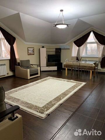 

2-к. квартира, 70 м², 5/5 эт.
