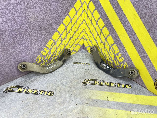 Рычаг задний верхний серповидный Лансер 10