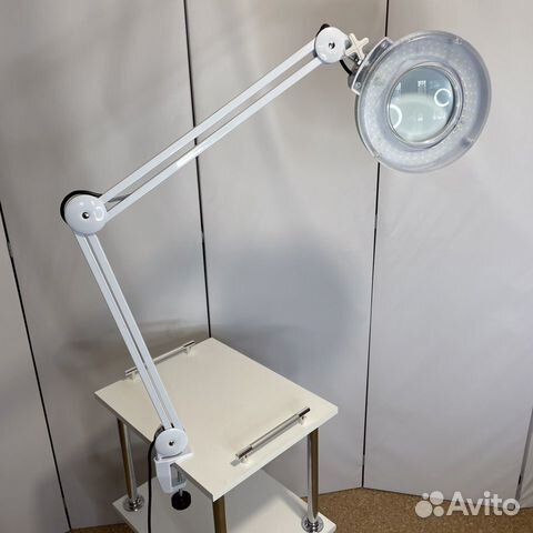 Лампа-лупа настольная