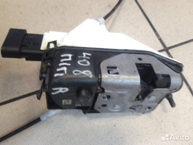 Замок дверной передний правый Peugeot 408