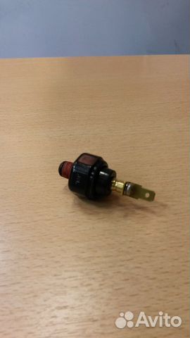Mitsubishi Датчик давления масла