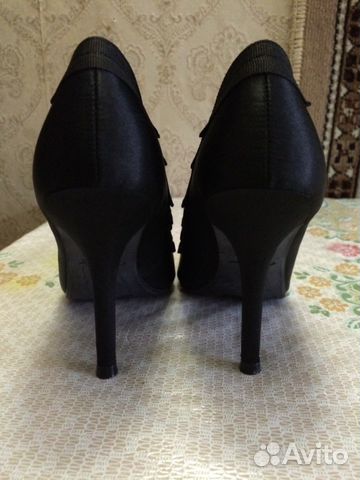 Туфли на шпильке черные