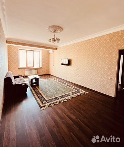 

2-к. квартира, 80 м², 2/10 эт.