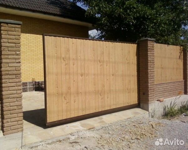 Секционные гаражные ворота 2750x2390 в наличии Секционные гаражные ворота 2750x2390 в наличии