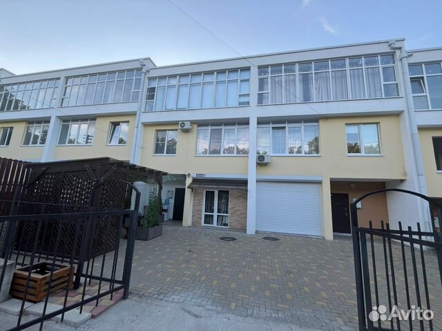 

3-к. дом, 270 м²