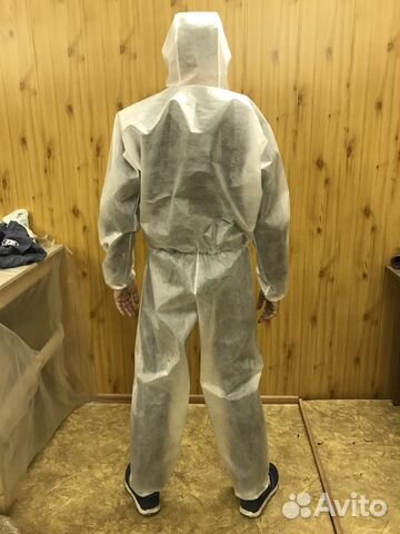 Комбинезон защитный из ламинированного спанбонда