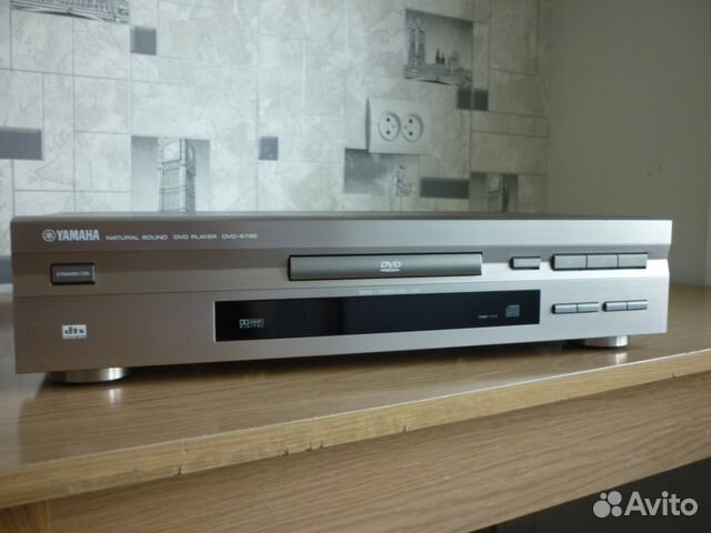 Yamaha CD/DVD-S796