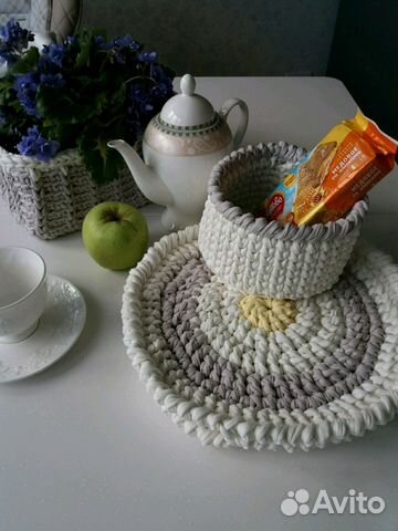 Салфетки и корзина Салфетки и корзина