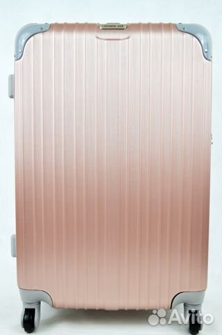 Чемодан на 4-х колесах Чемодан на 4-х колесах