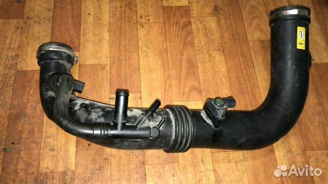 Патрубок на мерседес w212 w204 M271