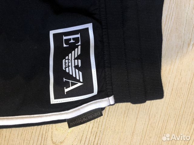 Шорты Emporio Armani италия оригинал размер L Шорты Emporio Armani италия оригинал размер L