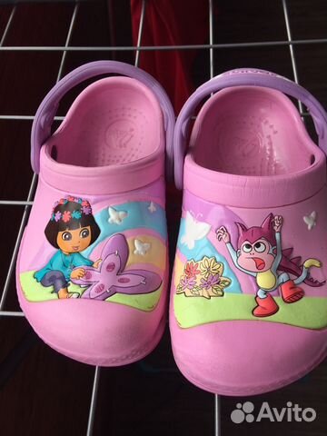 crocs dora