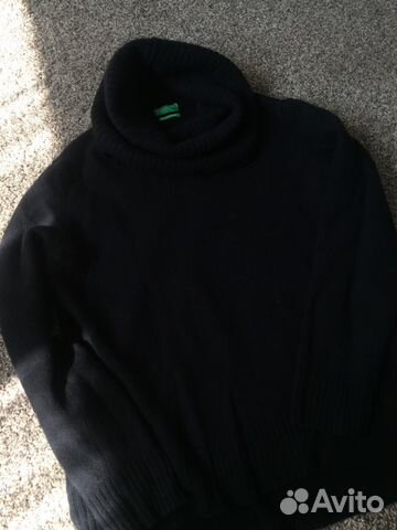 Свитер фирмы Benetton Свитер фирмы Benetton