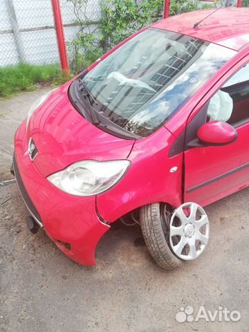 Peugeot 107 1.0 AMT, 2010, битый, 50 500 км