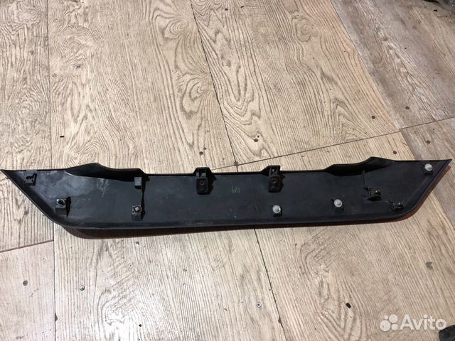 Накладка крышки багажника Mitsubishi Outlander XL