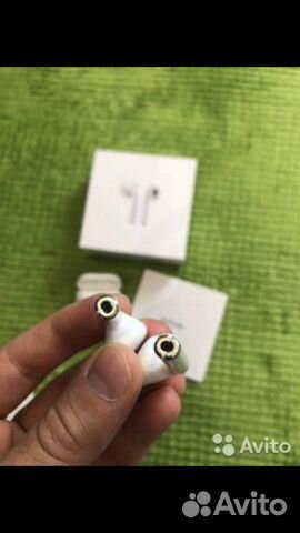 AirPods