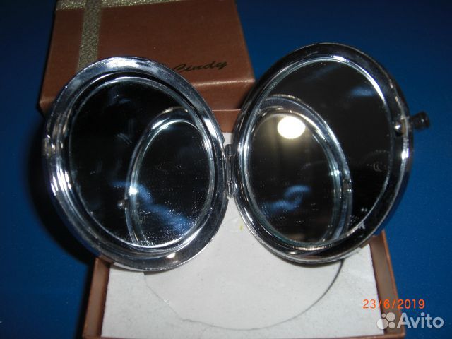 Зеркало с увеличением подарочное Зеркало с увеличением подарочное