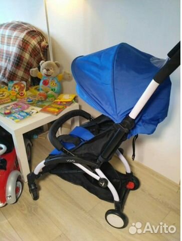 Компактная коляска Yoya