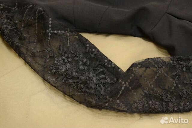 Платье чёрное вечернее с кружевом на руковах Платье чёрное вечернее с кружевом на руковах