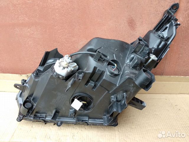 Фара Lexus NX 300H правая 3 линзы LED оригинал