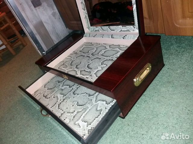 Деревянный сундучок