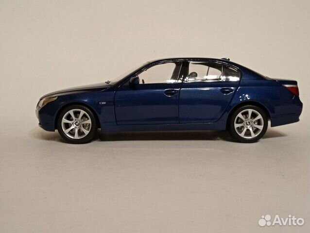 Bmw E60 5er Kyosho 1:18 Ярко синий Bmw E60 5er Kyosho 1:18 Ярко синий