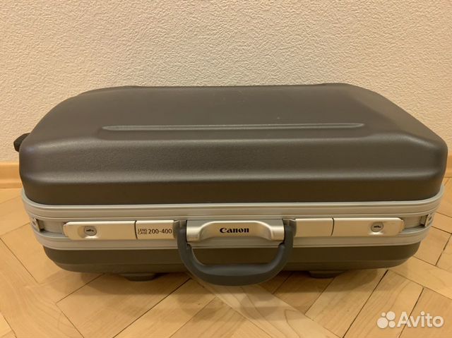 Canon EF 200-400mm f/4L IS USM Extender Canon EF 200-400mm f/4L IS USM Extender