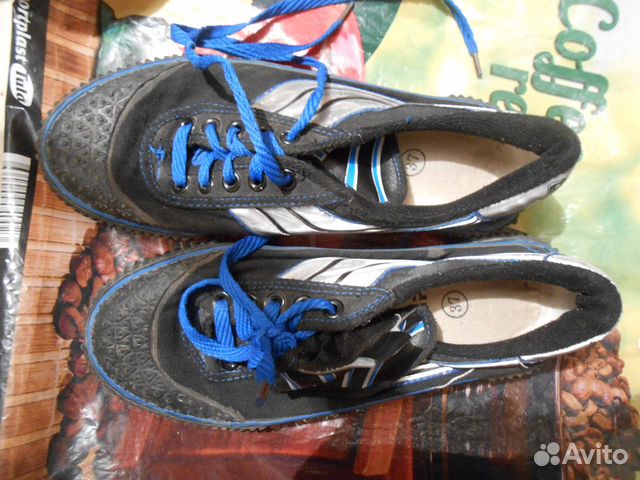 Рубашка белая, брюки черные. 12-16 лет. Кеды 37 р