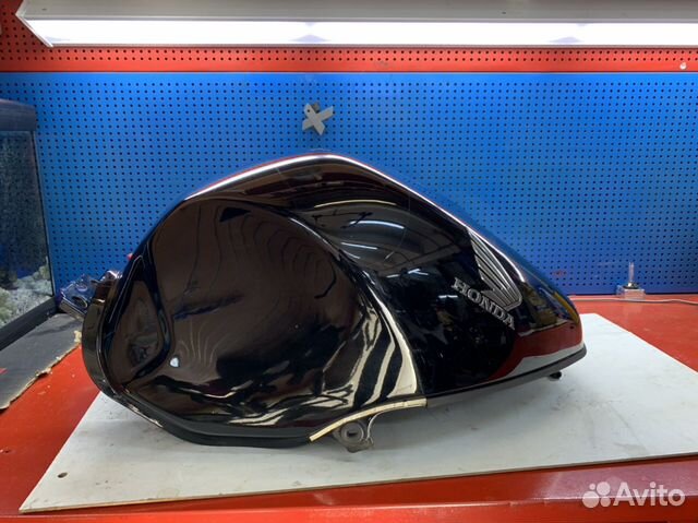 Топливный бак Honda CBR 1100XX инжекторный Топливный бак Honda CBR 1100XX инжекторный