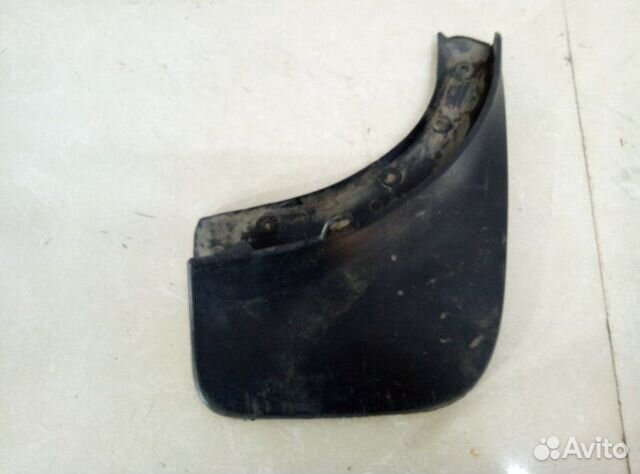 Брызговик задний правый Volkswagen Touareg 2 Брызговик задний правый Volkswagen Touareg 2