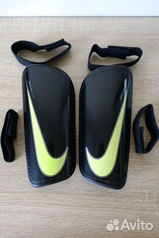 Новые футбольные щитки Nike Mercurial, L Новые футбольные щитки Nike Mercurial, L