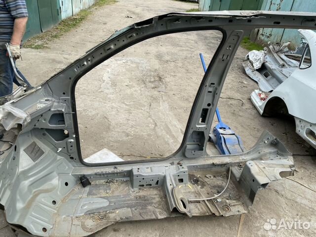 Правый бок Volkswagen Tiguan 2 Правый бок Volkswagen Tiguan 2
