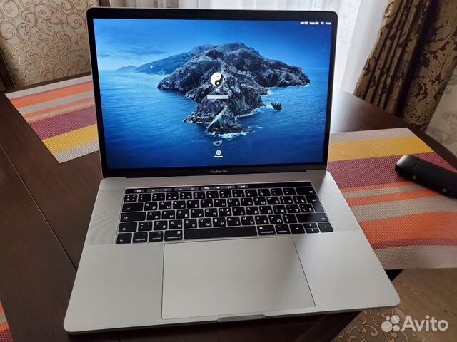Apple MacBook Pro 15' 2017 Core i7 + Magic Mouse Apple MacBook Pro 15' 2017 Core i7 + Magic Mouse