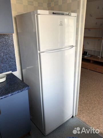 Холодильник indesit