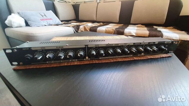 Гитарный предусилитель AMT SS-10