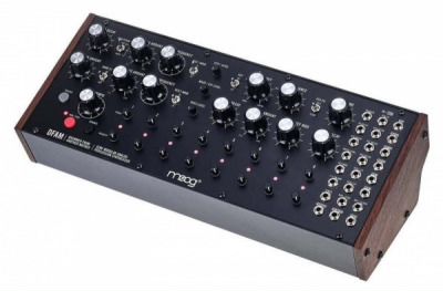 Синтезатор Moog dfam новый