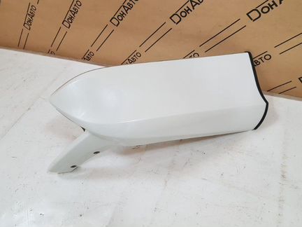 Накладка бампера задняя правая Toyota Land Cruiser