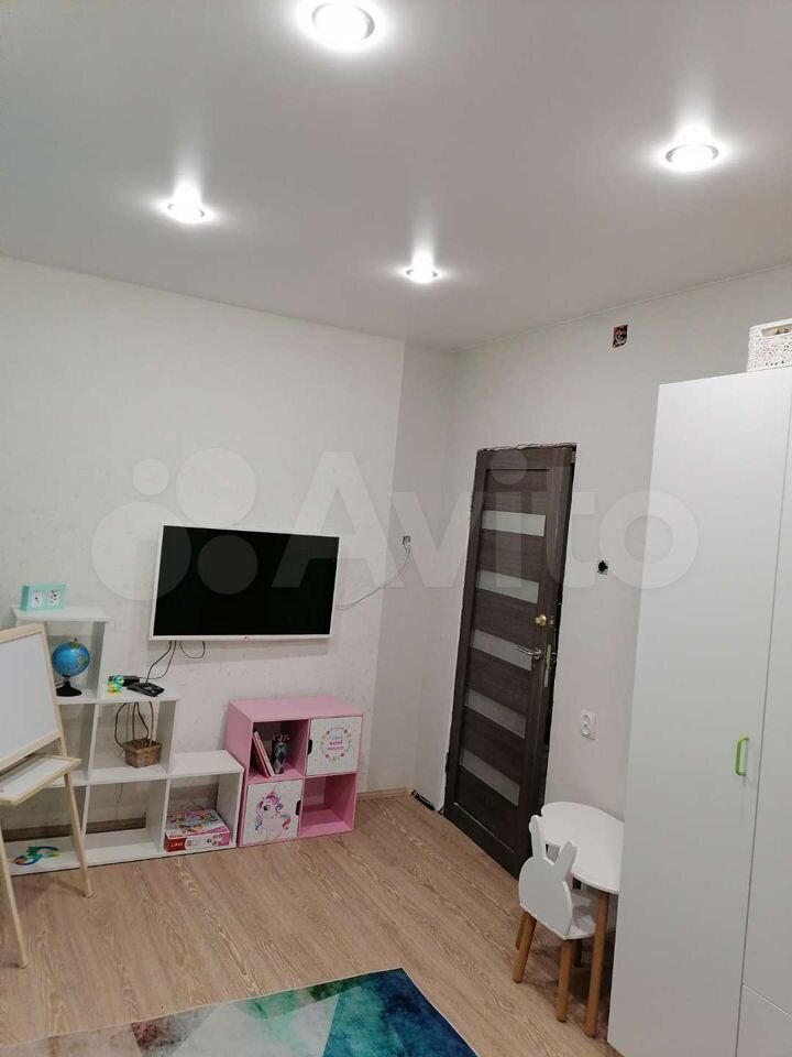  3-room apartment, 70 m2, 3/5 floor.  89825010641 buy 3