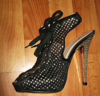 Туфли на шпильке