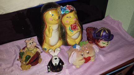 Копилки и сувенирные фигурки