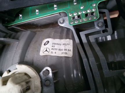 Фонарь задний правый Mercedes w220