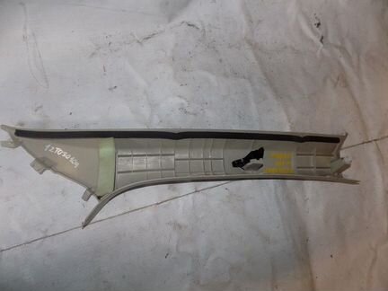 Обшивка стойки Outlander (GF) 2012