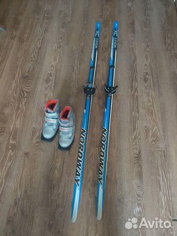 Лыжные ботинки. лыжи, палки