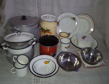 Кастрюли миски кружки бидон ванночки д/холодца