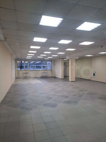 Автозапчасти, офис, торговля 165 м²