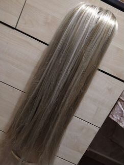 Хвост, шиньон, волосы на крабике мелирование