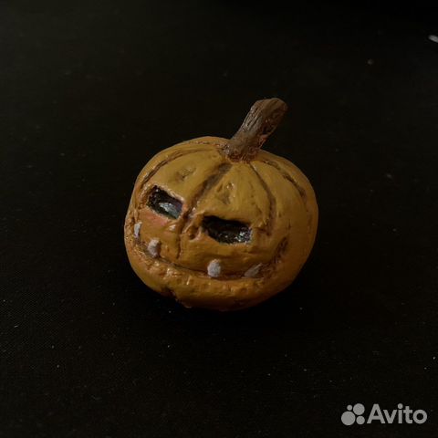 Фигурка из глины тыквы хеллоуин